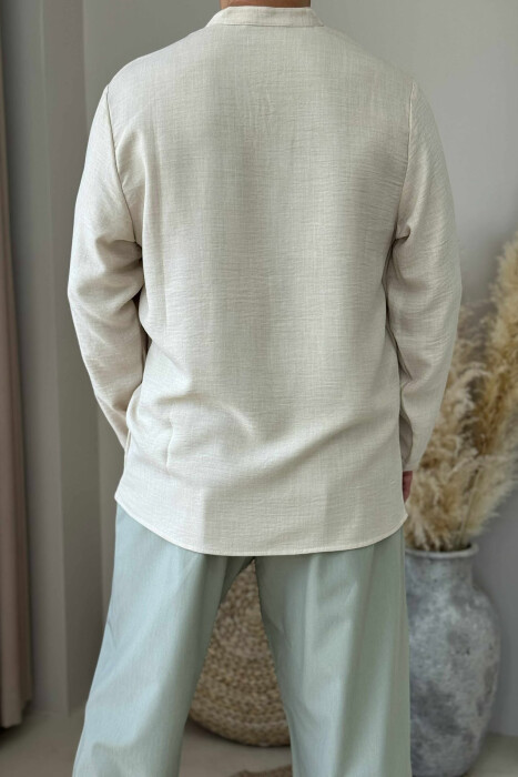 BLUZË NJË NGJYRËSHE E THJESHTË PËR MESHKUJ NË NGJYRËN BEZHË E ZBARDHUR - 2