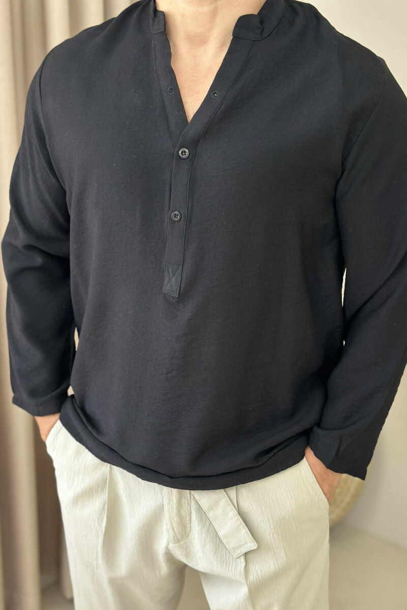 BLUZË NJË NGJYRËSHE E THJESHTË PËR MESHKUJ NË NGJYRËN E ZEZË - 2