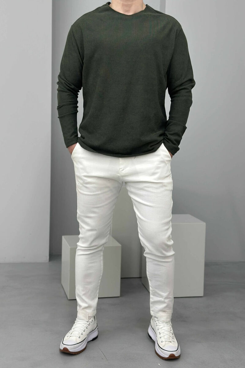 BLUZË NJË NGJYRËSHE E THJESHTË PËR MESHKUJ NË NGJYRËN JESHILE E ERRËT - 1