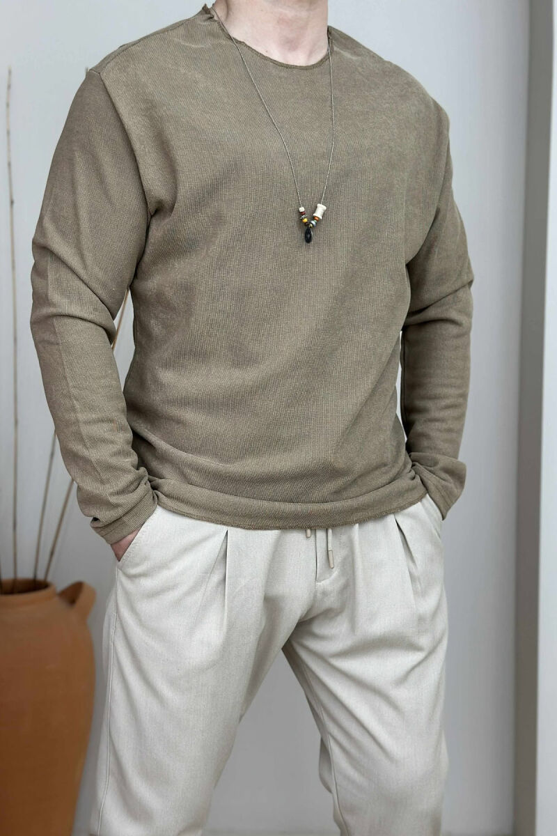 BLUZË NJË NGJYRËSHE E THJESHTË PËR MESHKUJ NË NGJYRËN KAFE - 2