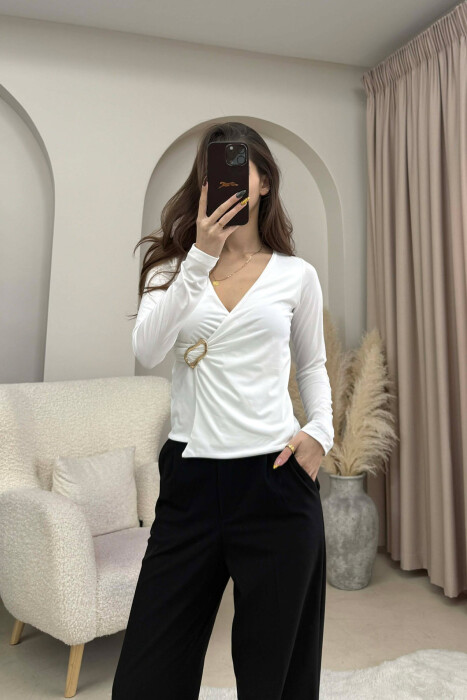 BLUZE NJE NGJYRESHE ME DETAJ FLORIRI PER FEMRA NE NGJYRE TE BARDHE - 2