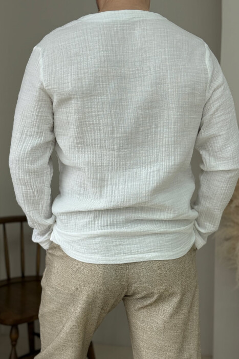 BLUZË NJË NGJYRËSHE ME DETAJIN E XHEPIT PËR MESHKUJ NË NGJYRËN E BARDHË - 2