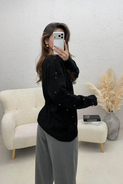 BLUZE NJE NGJYRESHE ME DIZAJNE ROMBI DHE DETAJE GURESH PER FEMRA NE NGJYRE TE ZEZE - 4