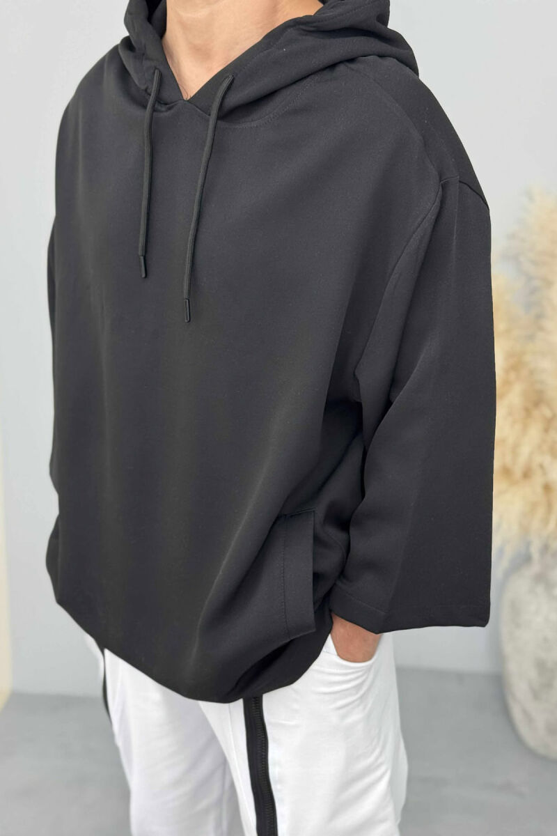 BLUZË NJË NGJRYËSHE ME KAPUÇ PËR MESHKUJ NË NGJYRËN E ZEZË - 4