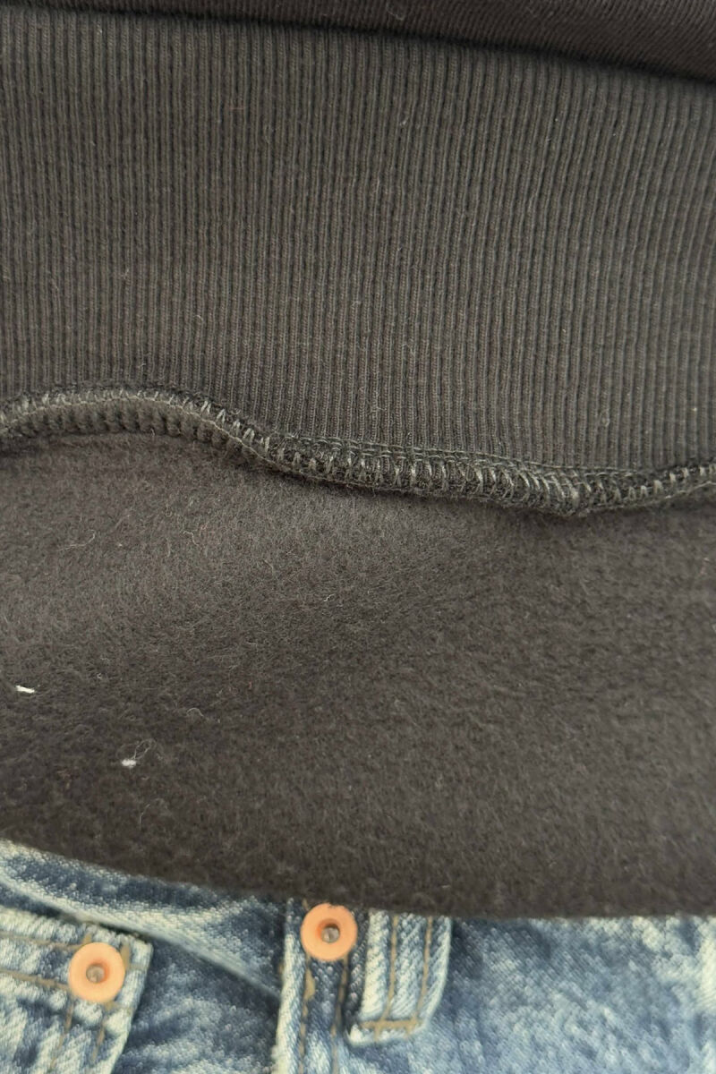 BLUZË NJË NGJYRËSHE ME PUSH DHE JAKË TË RRUMBULLAKËT PËR MESHKUJ NË NGJYRË TË ZEZË - 3