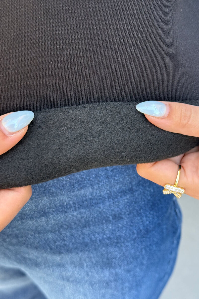 BLUZË NJË NGJYRËSHE ME PUSH PËR FEMRA NË NGJYRË TË ZEZË - 3