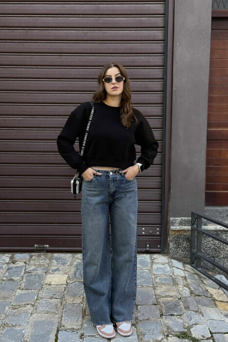 BLUZË NJË NGJYRËSHE ME PUSH PËR FEMRA NË NGJYRËN E ZEZË - KLAUDIO FASHION