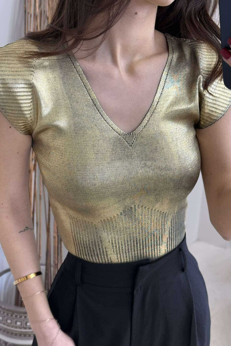 BLUZË NJË NGJYRËSHE ME SHKËLQIM PËR FEMRA NË NGJYRË GOLD - 3
