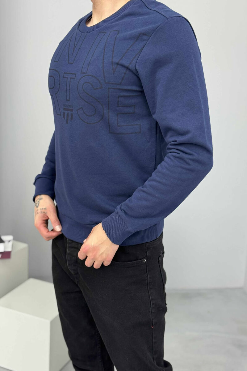 BLUZË NJË NGJYRËSHE ME SHKRIM PARA PËR MESHKUJ NË NGJYRËN BLU - 3