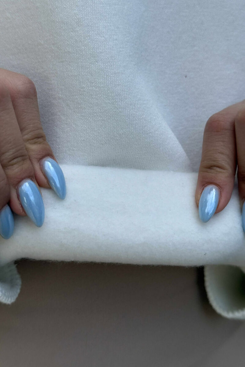 BLUZË NJËNGJYRËSHE E THJESHTË ME PUSH PËR FEMRA NË NGJYRËN E BARDHË - 6