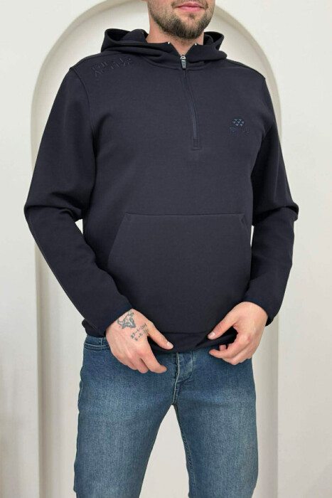 BLUZË NJËNGJYRËSHE ME JAKË ME ZINXHIR PËR MESHKUJ NË NGJYRË TË ZEZË MESNATE - 2