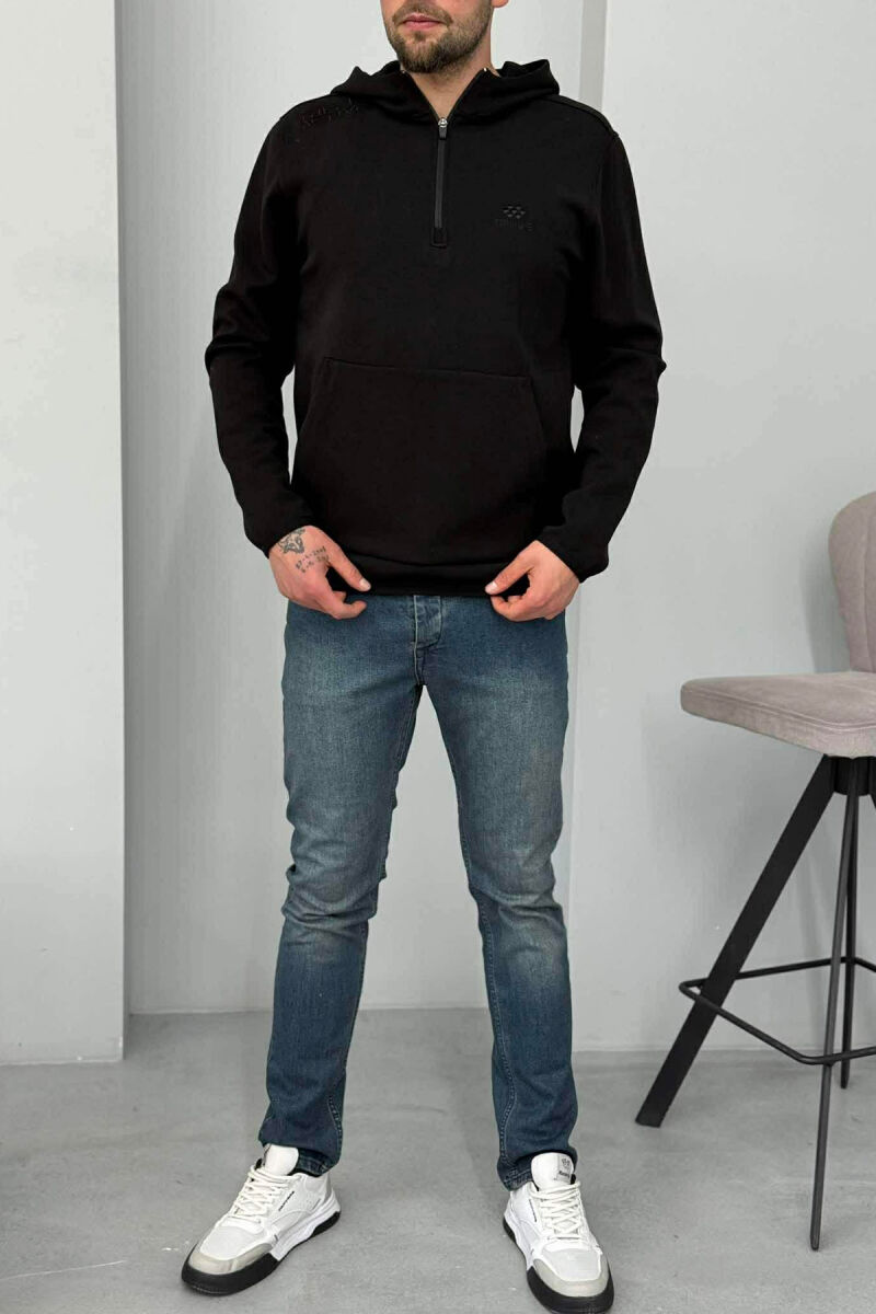 BLUZË NJËNGJYRËSHE ME JAKË ME ZINXHIR PËR MESHKUJ NË NGJYRËN E ZEZË - 1