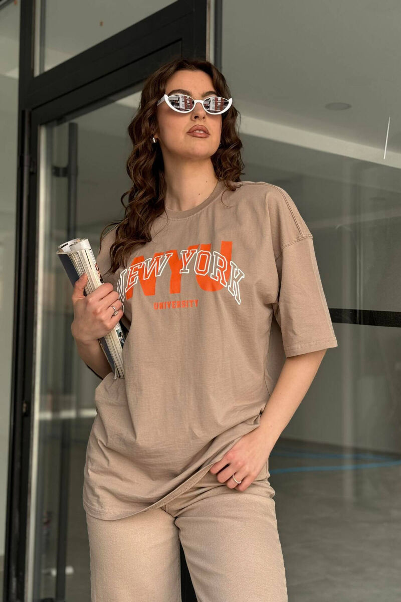 BLUZË OVERSIZE ME MOTIVE SHKRIMI PËR FEMRA NË NGJYRËN BEZHË - 3