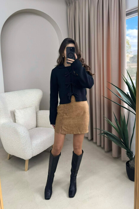 PULOVËR NJË NGJYRËSHE ME DETAJE FJONGOSH DHE LIDHËSE PËR FEMRA NË NGJYRË TË ZEZË - KLAUDIO FASHION