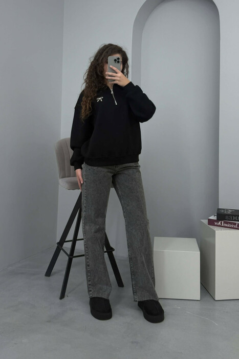 BLUZË ME PUSH DHE JAKË POLO ME DETAJE FJONGOSH PËR FEMRA NË NGJYRË TË ZEZË - KLAUDIO FASHION