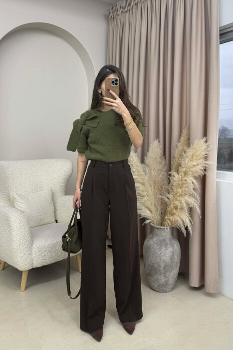 TRIKO ME MENGE TE SHKURTRA DHE ME DETAJIN E FJONGOS PER FEMRA NE NGJYRE ULLI - KLAUDIO FASHION