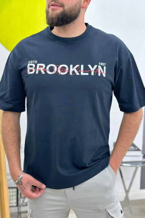 BROOKLYN WRITTINGS MEN TSHIRT DARK BLUE/BEE 