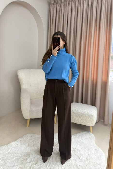 GOLF ME DETAJIN E KOPSAVE NË MENGËT PËR FEMRA NË NGJYRËN BLU TË ZBARDHUR - 