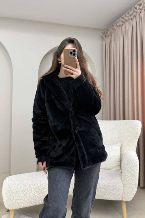 PALLTO PELLUSHI ME KAPUÇ DHE BUTONA PER FEMRA NE NGJYRE TE ZEZE - KLAUDIO FASHION