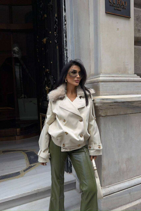 BUTTONS DETAIL FLUFFY NECK SHORT WOMEN JACKET CREAM/KREM - 4