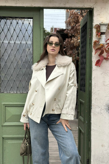 BUTTONS DETAIL FLUFFY NECK SHORT WOMEN JACKET CREAM/KREM - 2