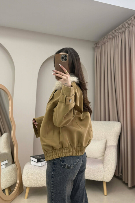 BUTTONS DETAIL FLUFFY NECK SHORT WOMEN JACKET LIGHT BROWN/KAZB - 2
