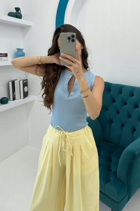 BUTTONS DETAIL SIMPLE WOMEN TANK TOP BABY BLUE/BLU BY - 1