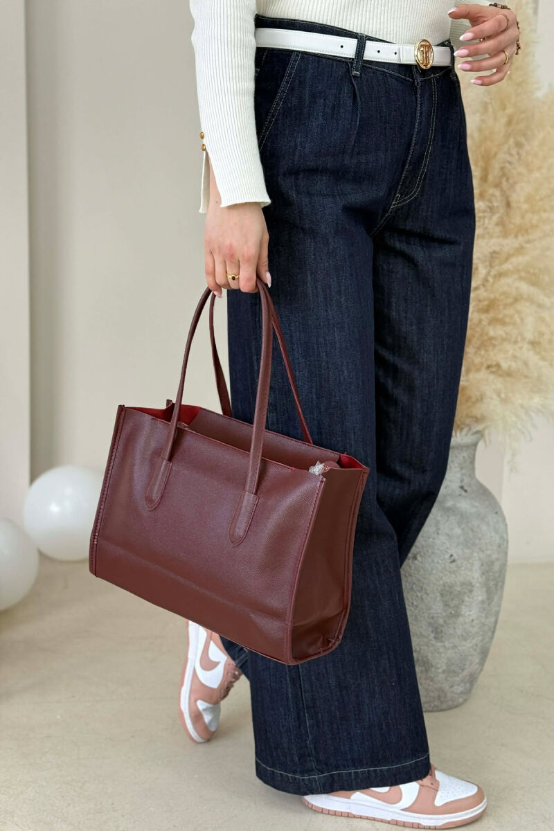 ÇANTE E THJESHTE NJE NGJYRESHE LEKURE PER FEMRA NE NGJYRE VISHNJE - 3