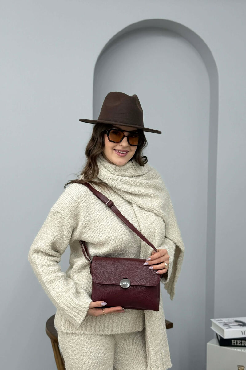 ÇANTE E THJESHTE NJE NGJYRESHE PER FEMRA NE NGJYRE VISHNJE - 2