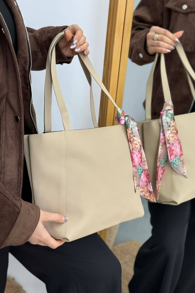 ÇANTE E THJESHTE NJE NGJYRESHE ME DETAJIN E SHALLIT PER FEMRA NE NGJYRE BEZHE - 1