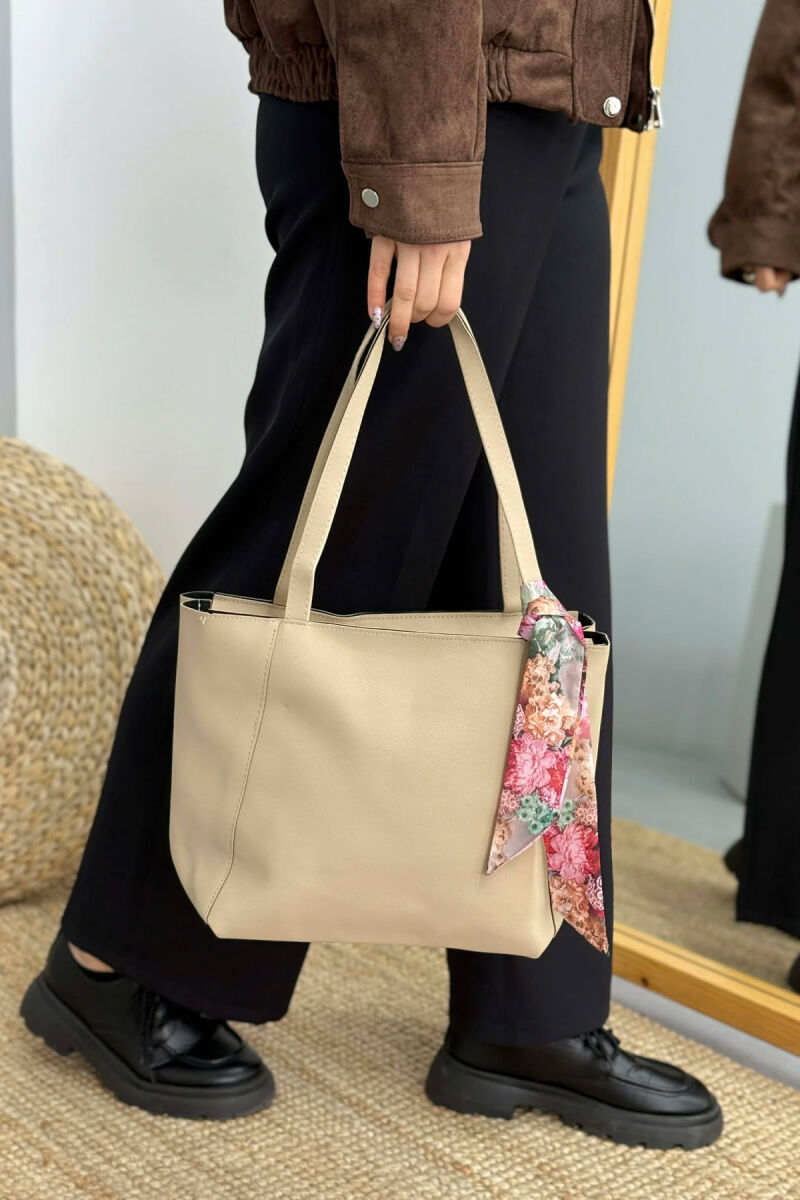 ÇANTE E THJESHTE NJE NGJYRESHE ME DETAJIN E SHALLIT PER FEMRA NE NGJYRE BEZHE - 3