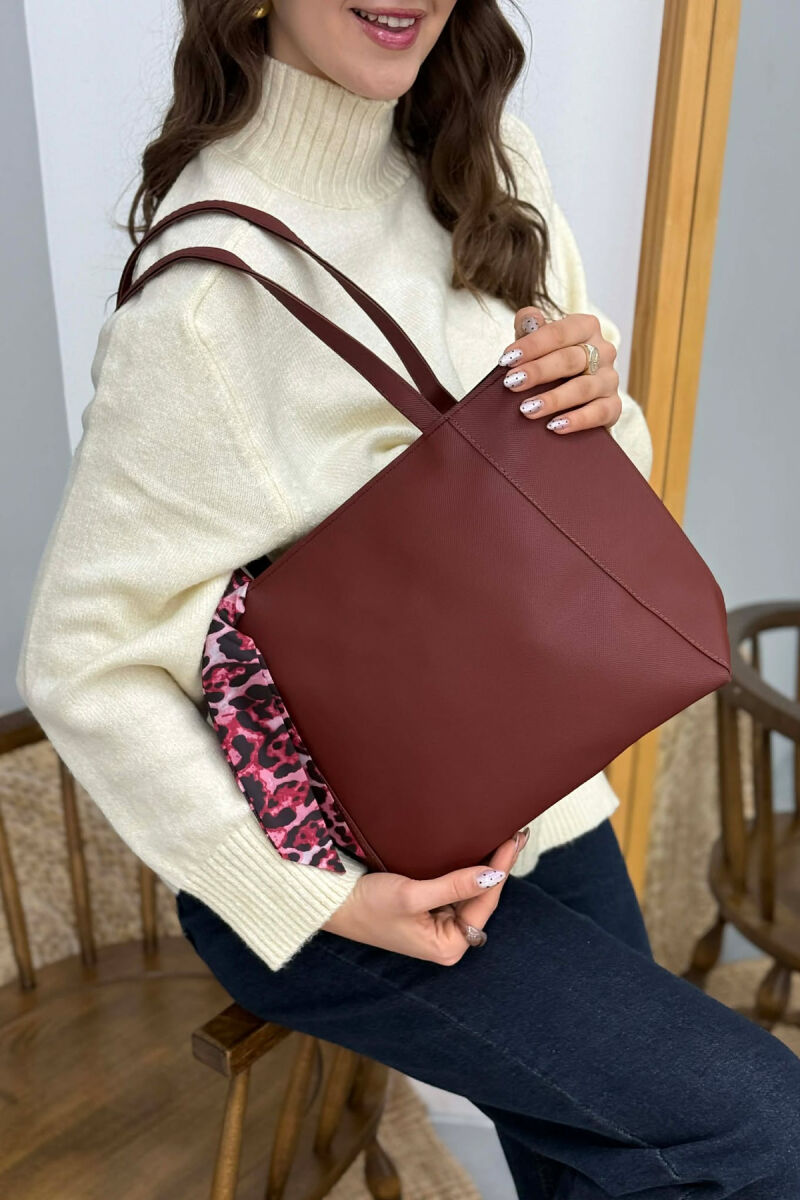 ÇANTE E THJESHTE NJE NGJYRESHE ME DETAJIN E SHALLIT PER FEMRA NE NGJYRE VISHNJE - 3