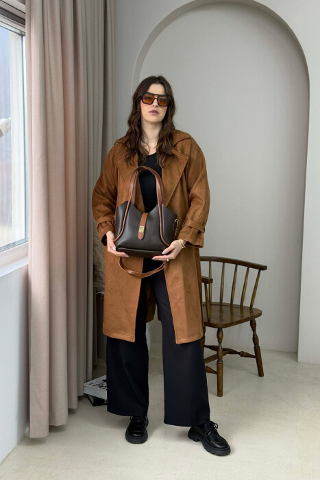 ÇANTE LEKURE E THJESHTE NJE NGJYRESHE PER FEMRA NE NGJYRE KAFE - 4