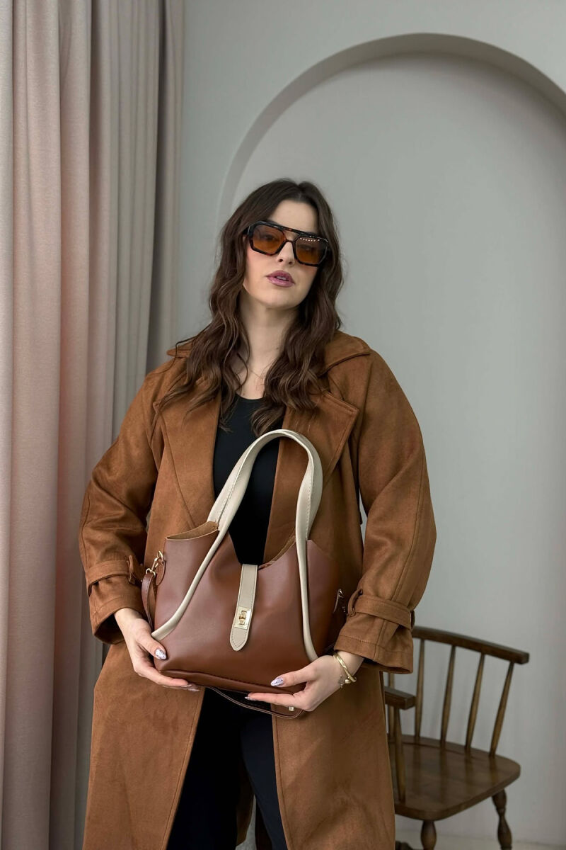 ÇANTE LEKURE E THJESHTE NJE NGJYRESHE PER FEMRA NE NGJYRE KAFE TE ZBARDHUR - 2