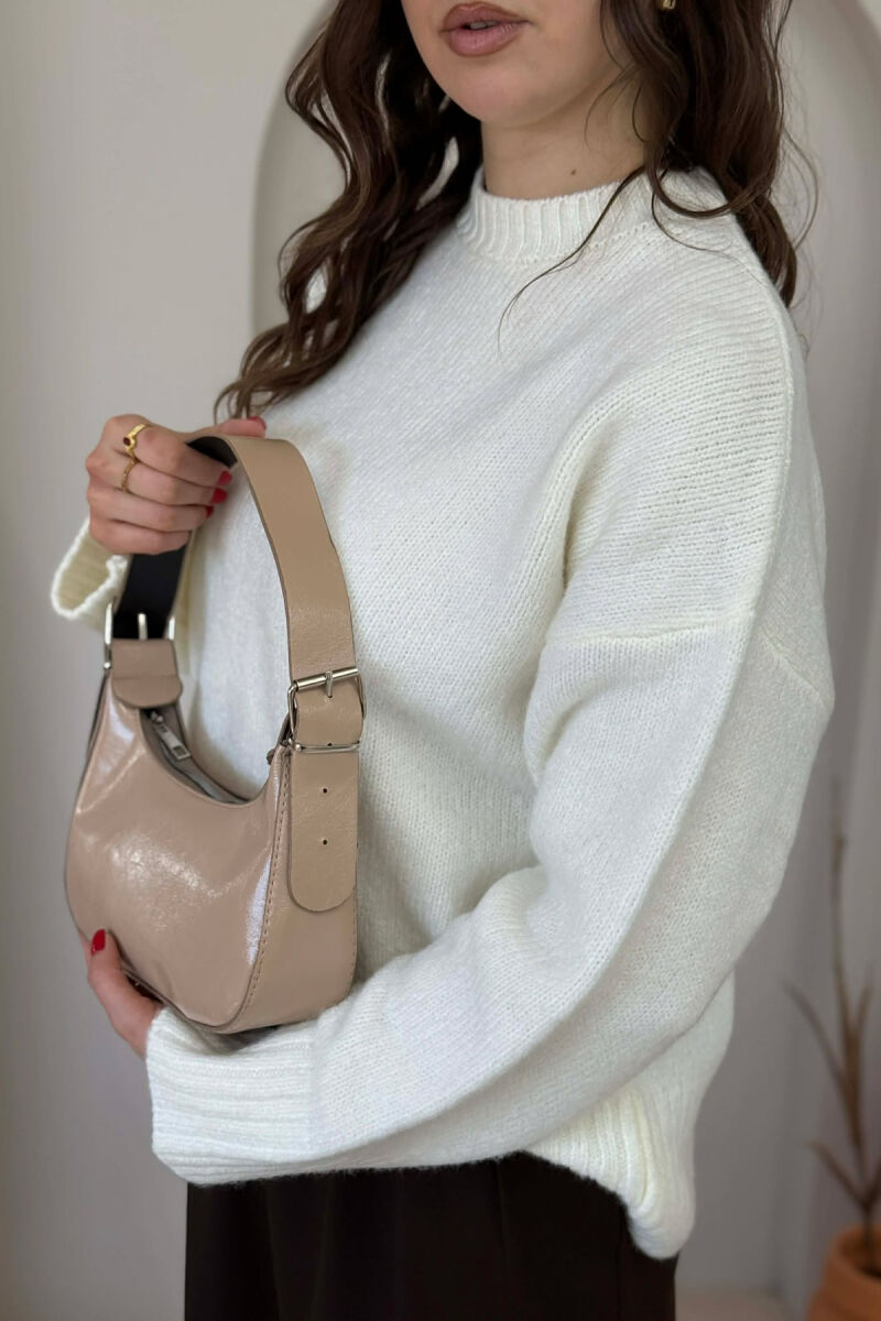 ÇANTË LËKURE E THJESHTË PËR FEMRA NË NGJYRËN BEZHË - 5