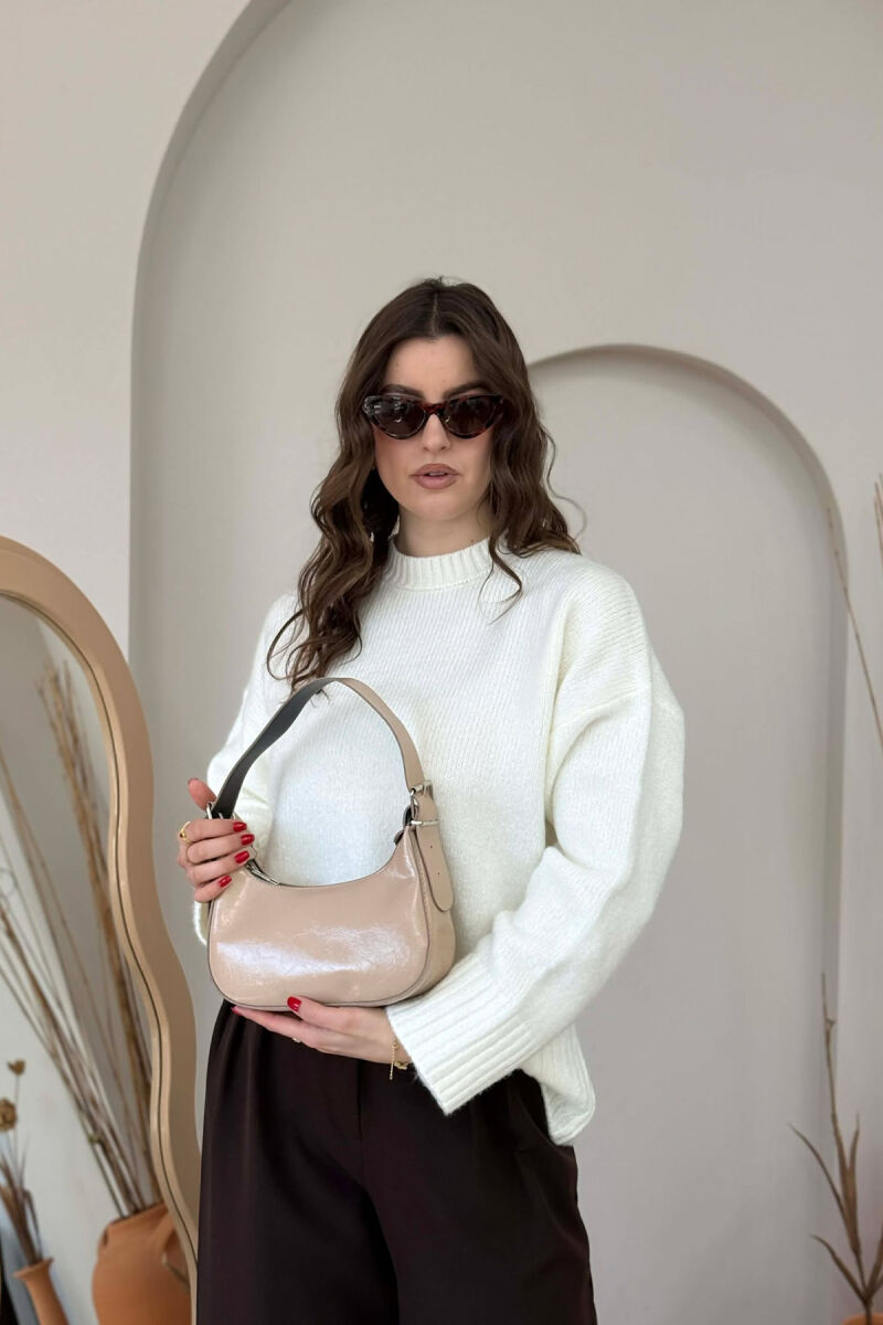 ÇANTË LËKURE E THJESHTË PËR FEMRA NË NGJYRËN BEZHË - 6