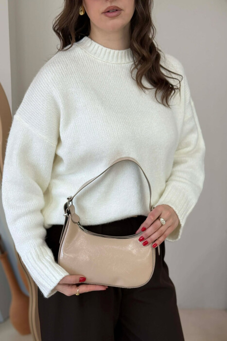 ÇANTË LËKURE E THJESHTË PËR FEMRA NË NGJYRËN BEZHË - 7