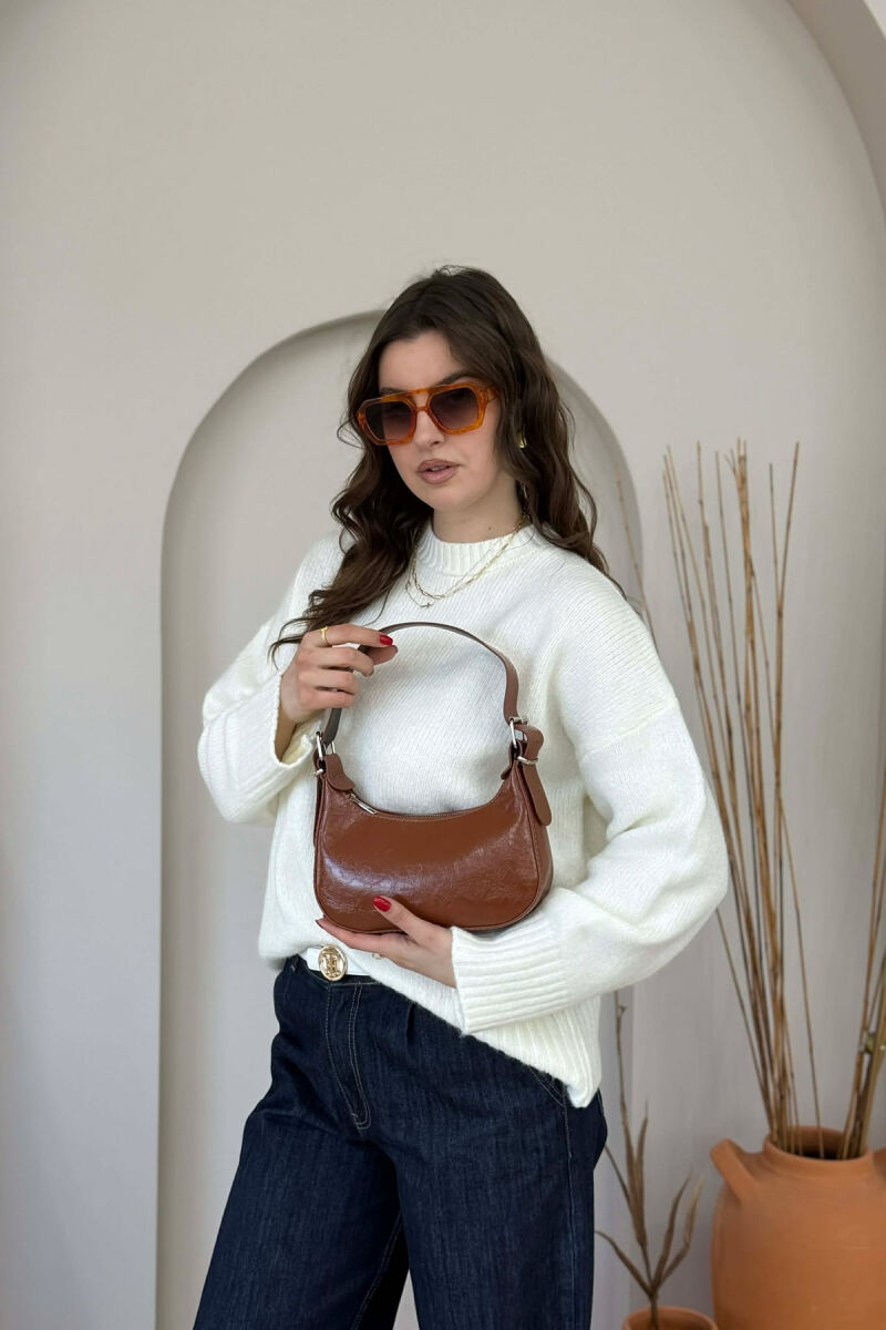 ÇANTË LËKURE E THJESHTË PËR FEMRA NË NGJYRËN KAFE - 5