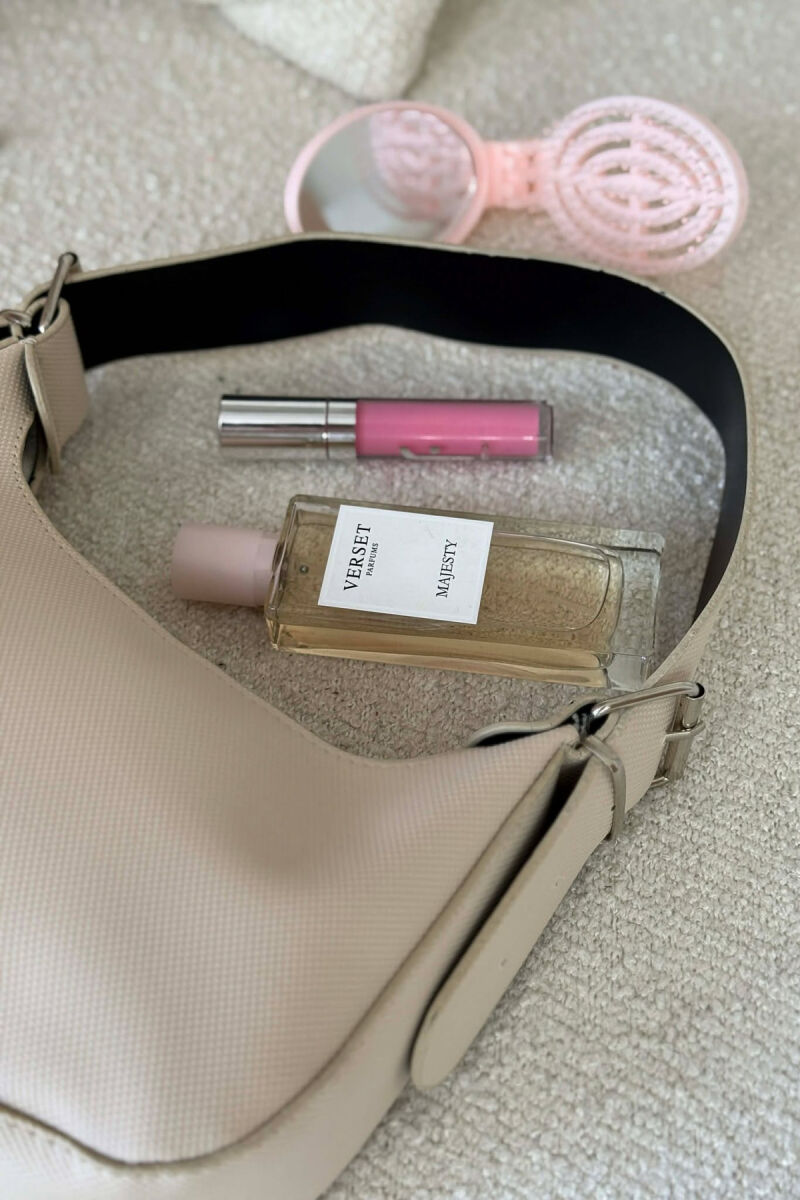 ÇANTË LËKURE E THJESHTË PËR FEMRA NË NGJYRËN KREM - 3