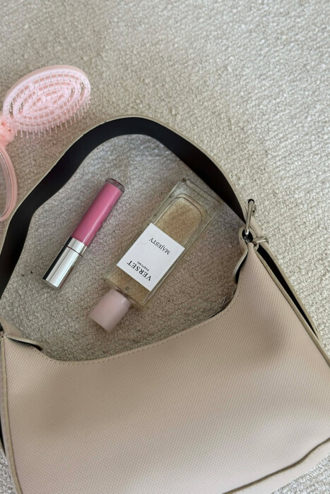 ÇANTË LËKURE E THJESHTË PËR FEMRA NË NGJYRËN KREM - 4