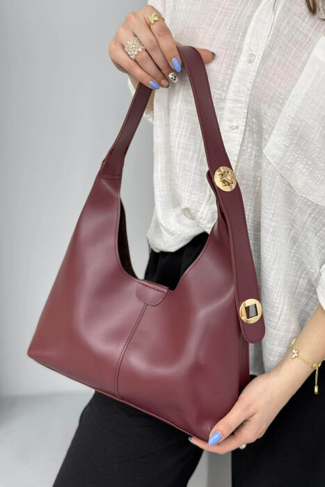 ÇANTË LËKURE E THJESHTË PËR FEMRA NË NGJYRËN VISHNJË - KLAUDIO FASHION