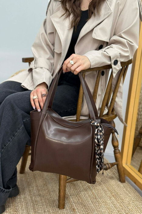 ÇANTE LEKURE ME DETAJIN E SHALLIT PER FEMRA NE NGJYRE KAFE - 5