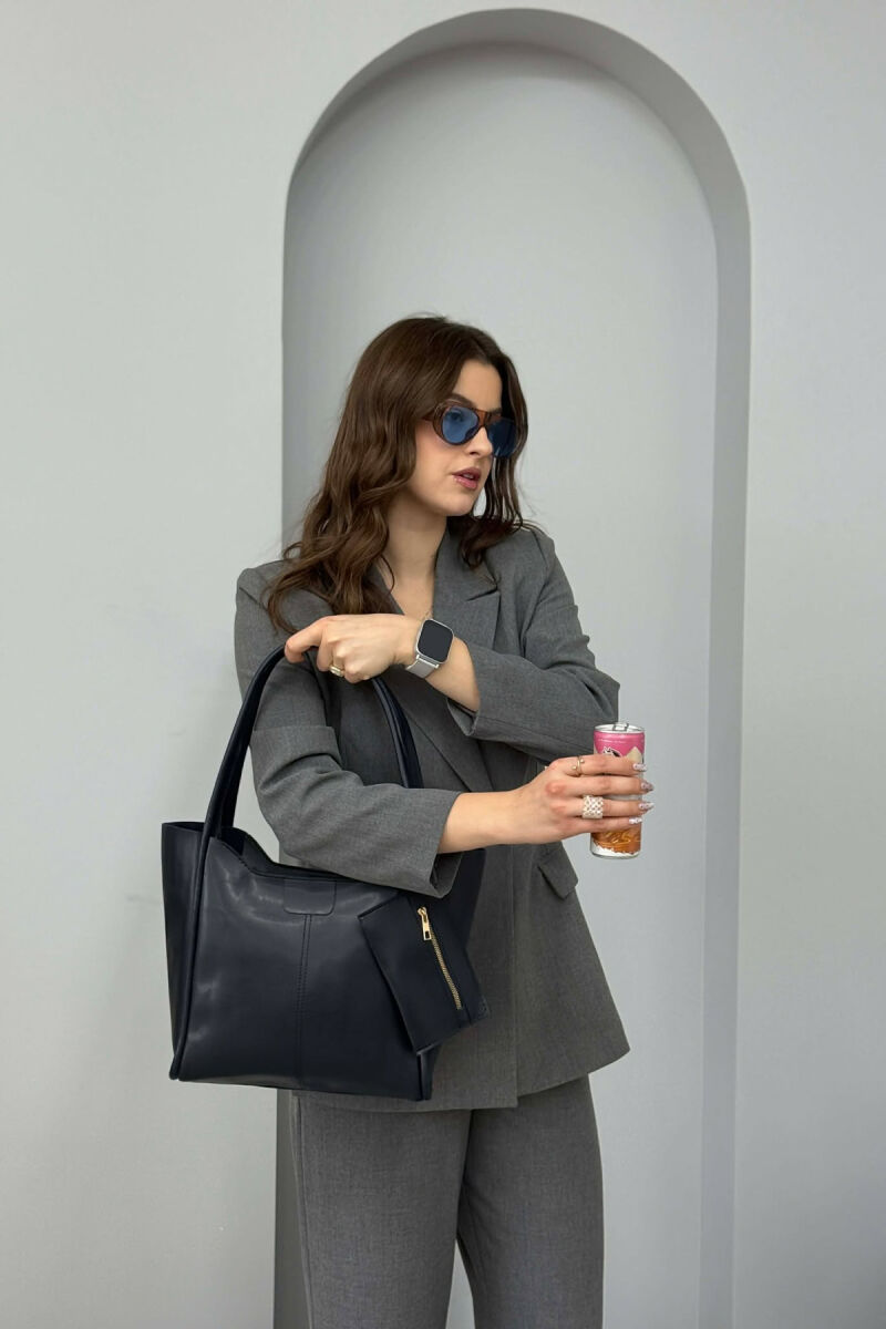 ÇANTE LEKURE ME ZINXHIR PER FEMRA NE NGJYRE BLU - 5