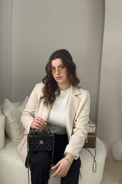 ÇANTE NJE NGJYRESHE LEKURE ME SHKELQIM PER FEMRA NE NGJYRE TE ZEZE - 3