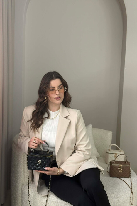 ÇANTE NJE NGJYRESHE LEKURE ME SHKELQIM PER FEMRA NE NGJYRE TE ZEZE - 5