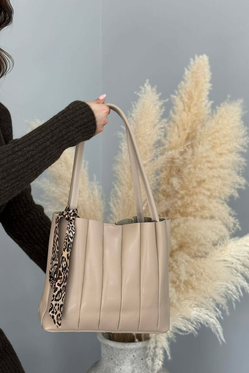 ÇANTE NJE NGJYRESHE ME DETAJIN E SHALLIT PER FEMRA NE NGJYRE BEZHE TE ZBARDHUR - 4