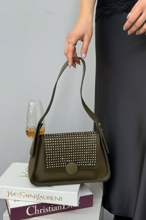 ÇANTE NJE NGJYRESHE ME SHKELQIM PER FEMRA NE NGJYRE JESHILE - 3