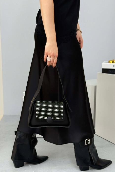 ÇANTE NJE NGJYRESHE ME SHKELQIM PER FEMRA NE NGJYRE TE ZEZE - 4