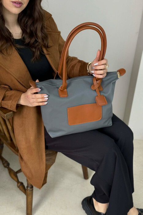 ÇANTE NJE NGJYRESHE ME ZINXHIR PER FEMRA NE NGJYRE GRI ME KAFE - 5