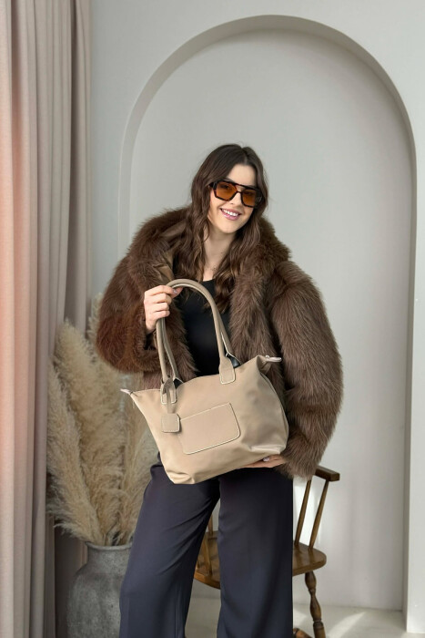 ÇANTE NJE NGJYRESHE ME ZINXHIR PER FEMRA NE NGJYRE KAFE TE ZBARDHUR - 5